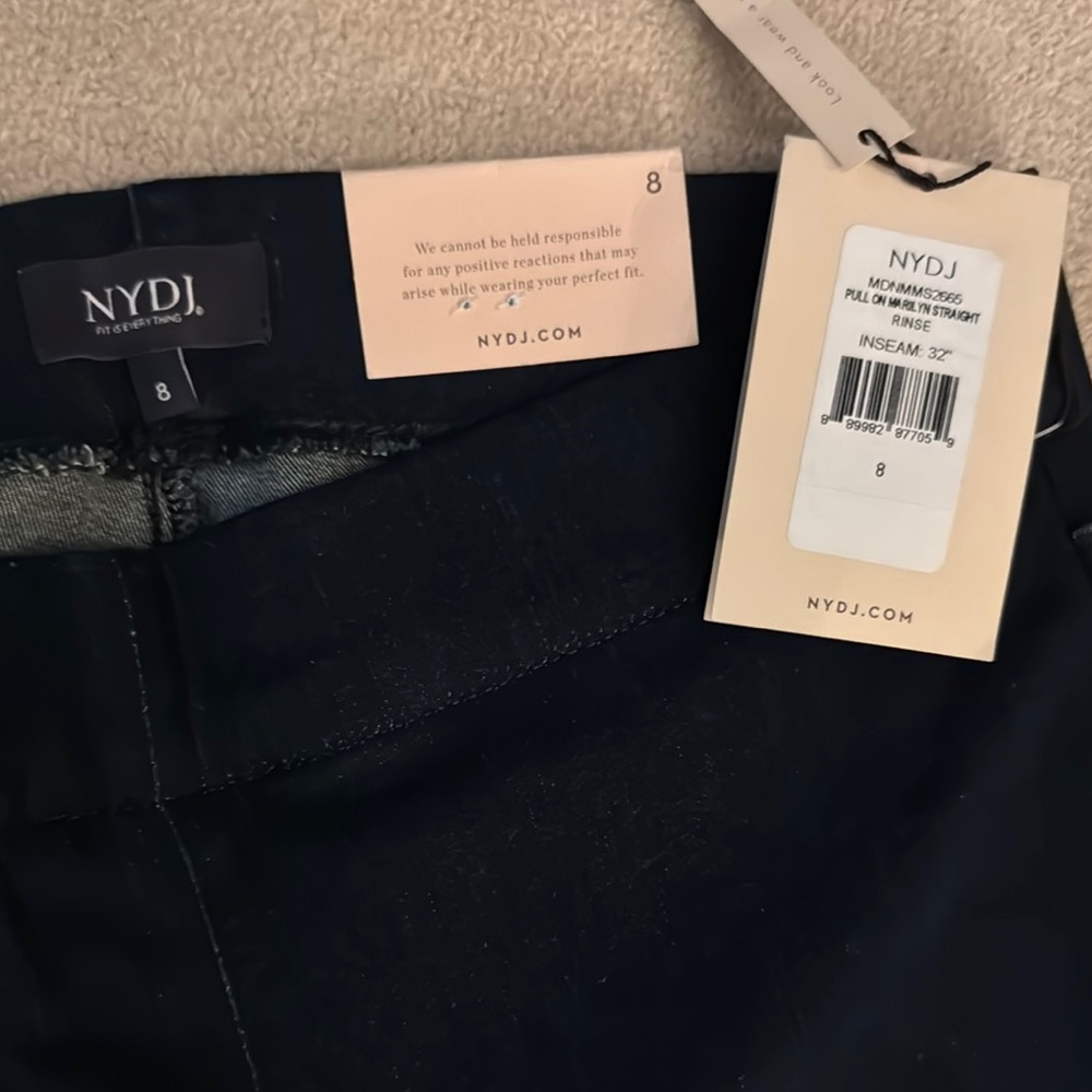 NWT size 8 NYDJ pull-on Straight Blue Jeans